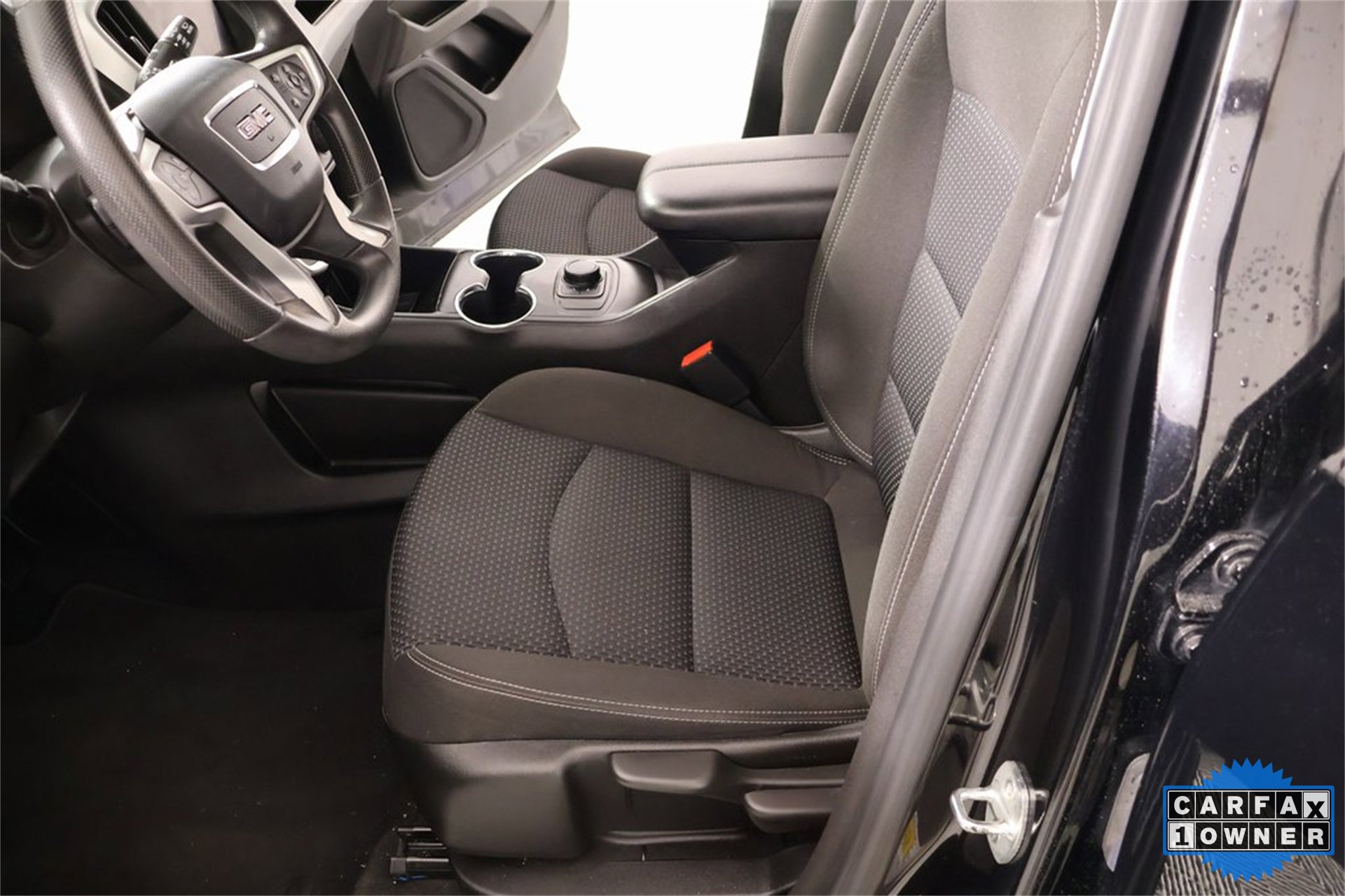 Used 2023 GMC Terrain SLE w/ Elevation Edition image 10