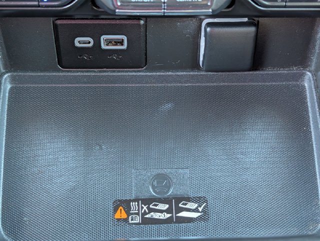 Used 2024 Chevrolet Tahoe Premier RWD image 17