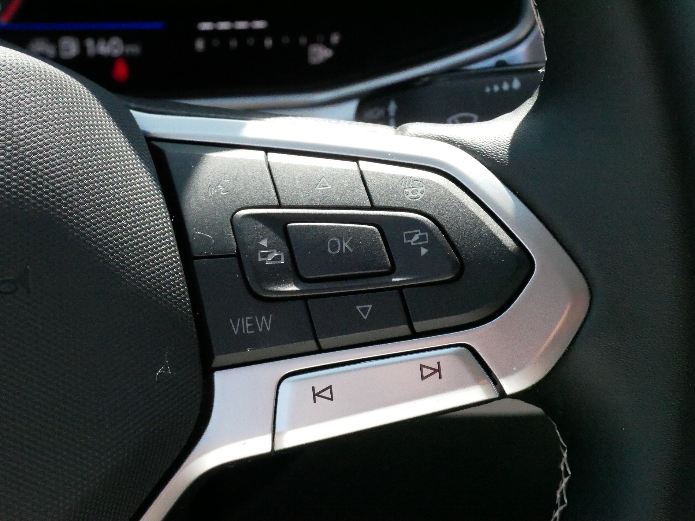 Certified 2025 Volkswagen Taos SE AWD/4WD image 25