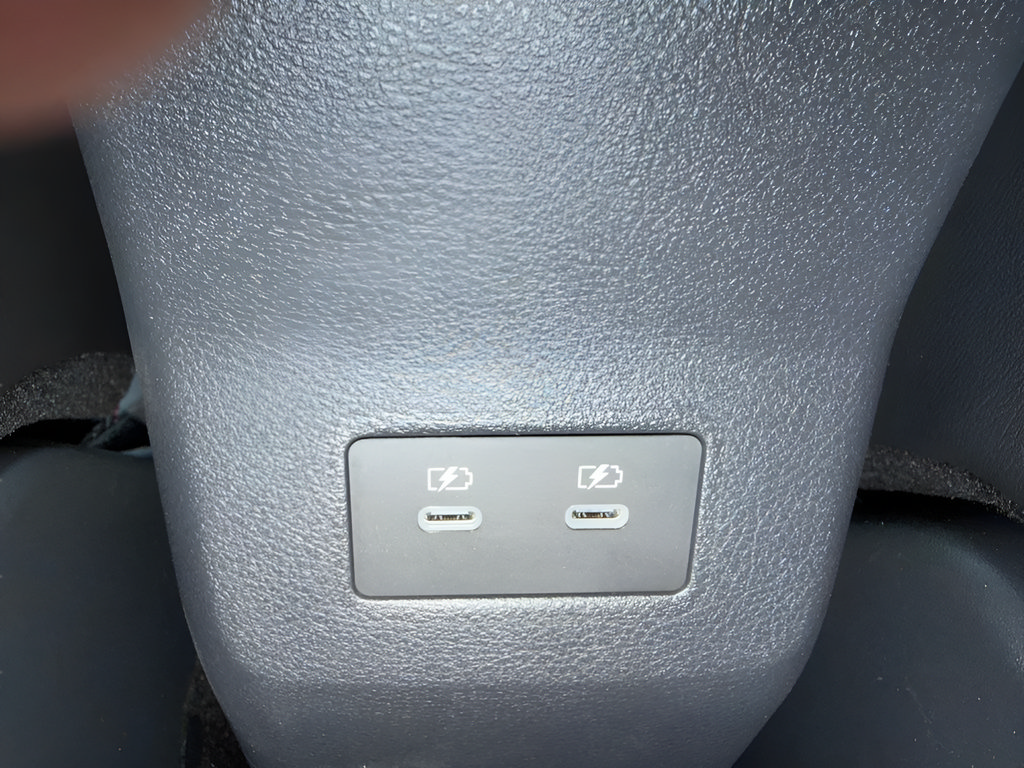 New 2026 Nissan Kicks SR w/ Cold Weather Package FWD image 14