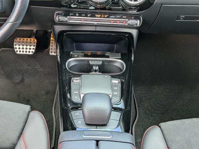 Used 2022 Mercedes-Benz CLA 35 AMG 4MATIC image 16