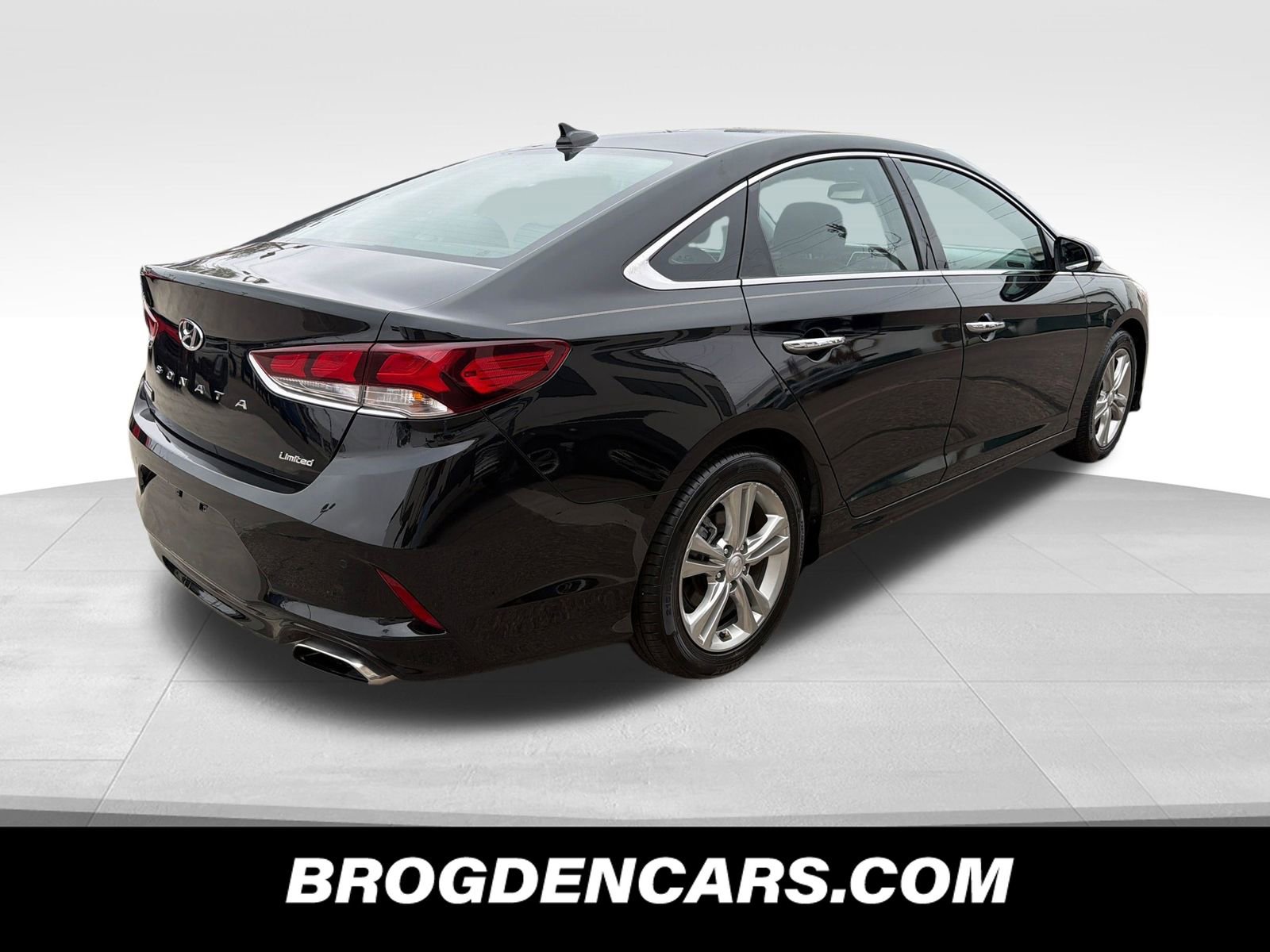 Used 2018 Hyundai Sonata Limited w/ Limited Ultimate Package 03 FWD image 3