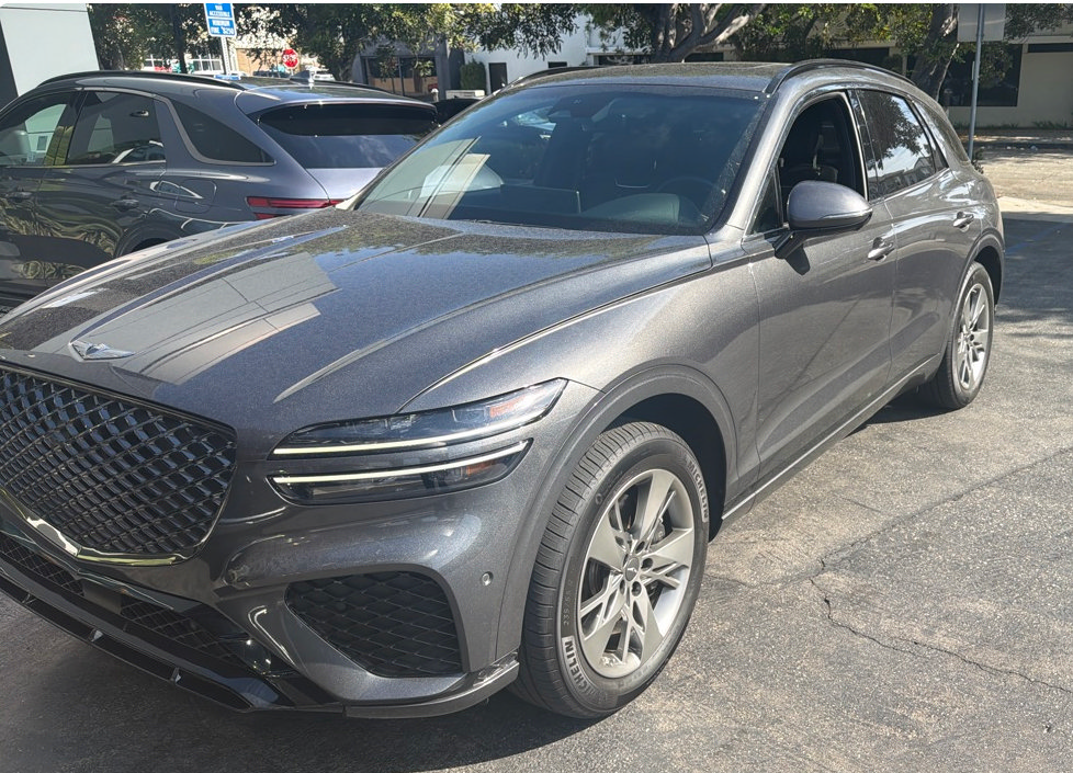 Used 2023 Genesis GV70 3.5T Sport w/ Sport Advanced Package AWD/4WD image 1