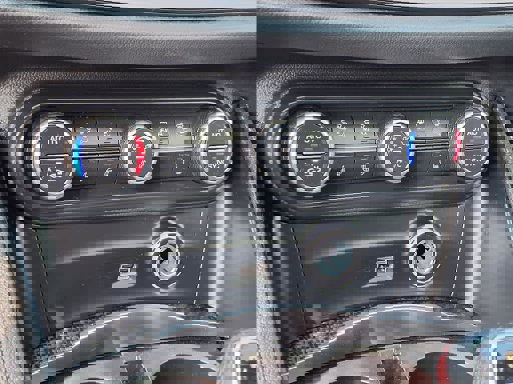 Used 2023 Alfa Romeo Stelvio Estrema image 13