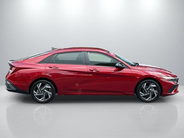 Used 2025 Hyundai Elantra Sport FWD image 8