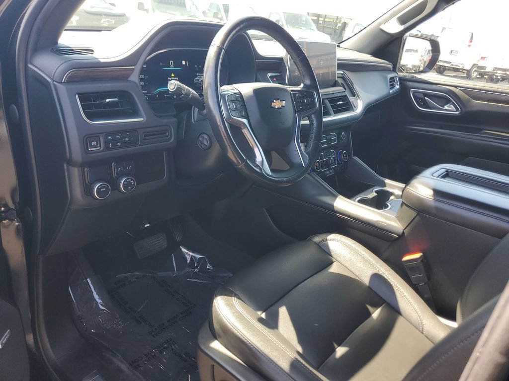 Used 2023 Chevrolet Suburban LT RWD image 10