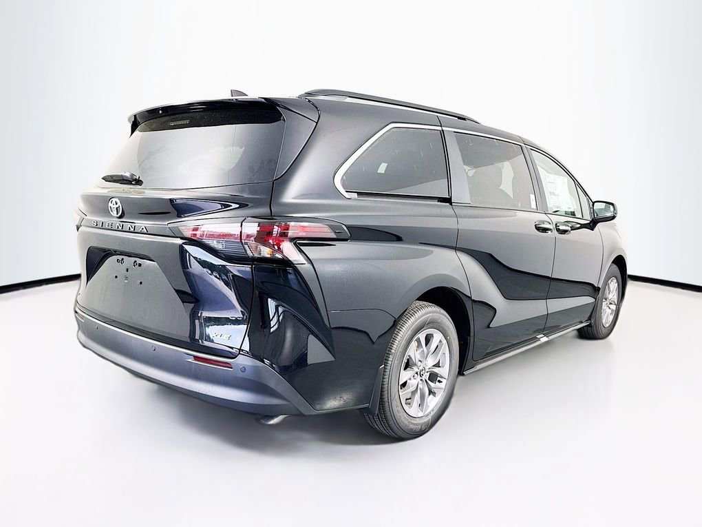 New 2026 Toyota Sienna XLE image 9