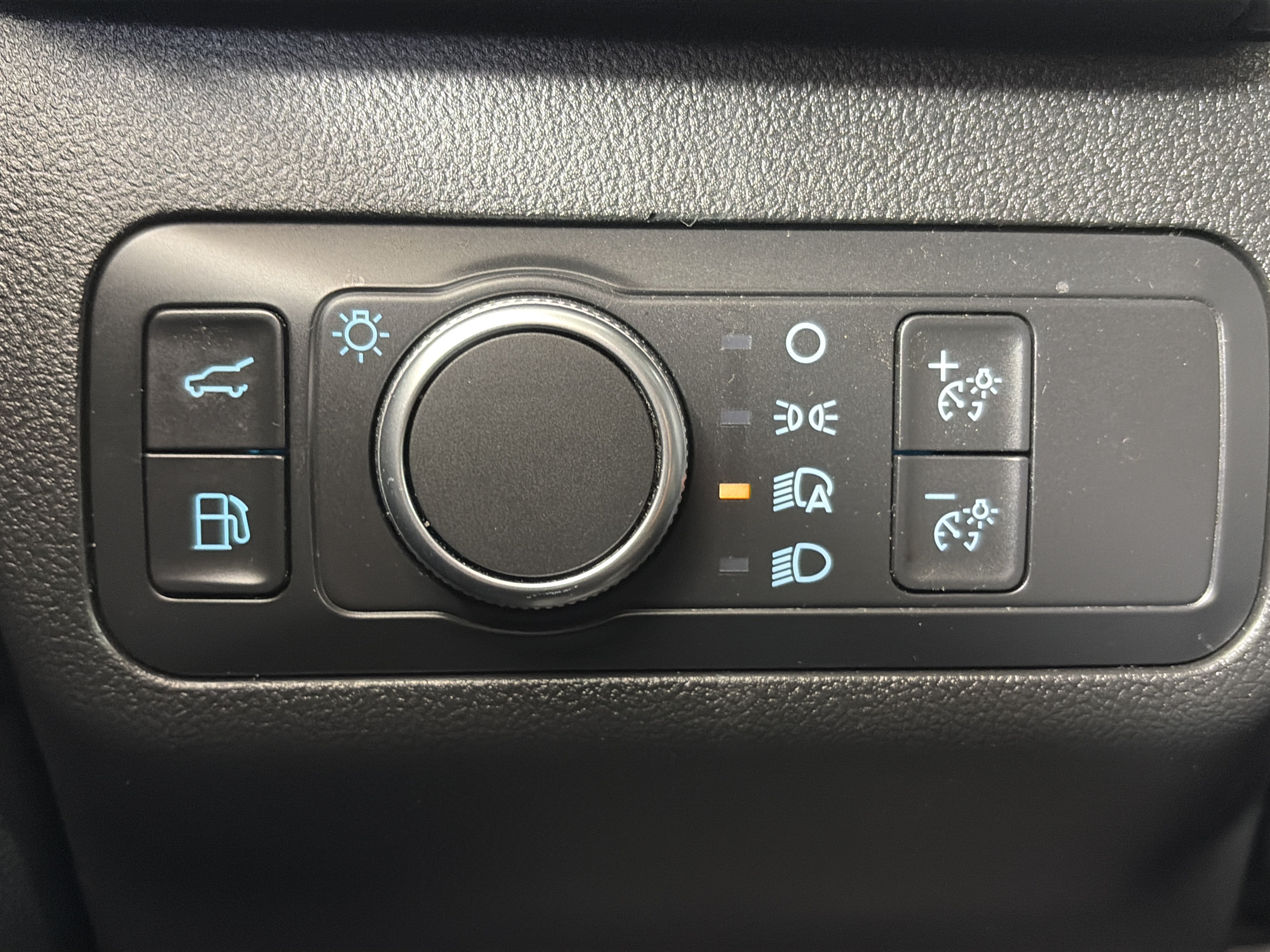 Used 2022 Ford Escape SE w/ SE Sport Appearance Package AWD/4WD image 32