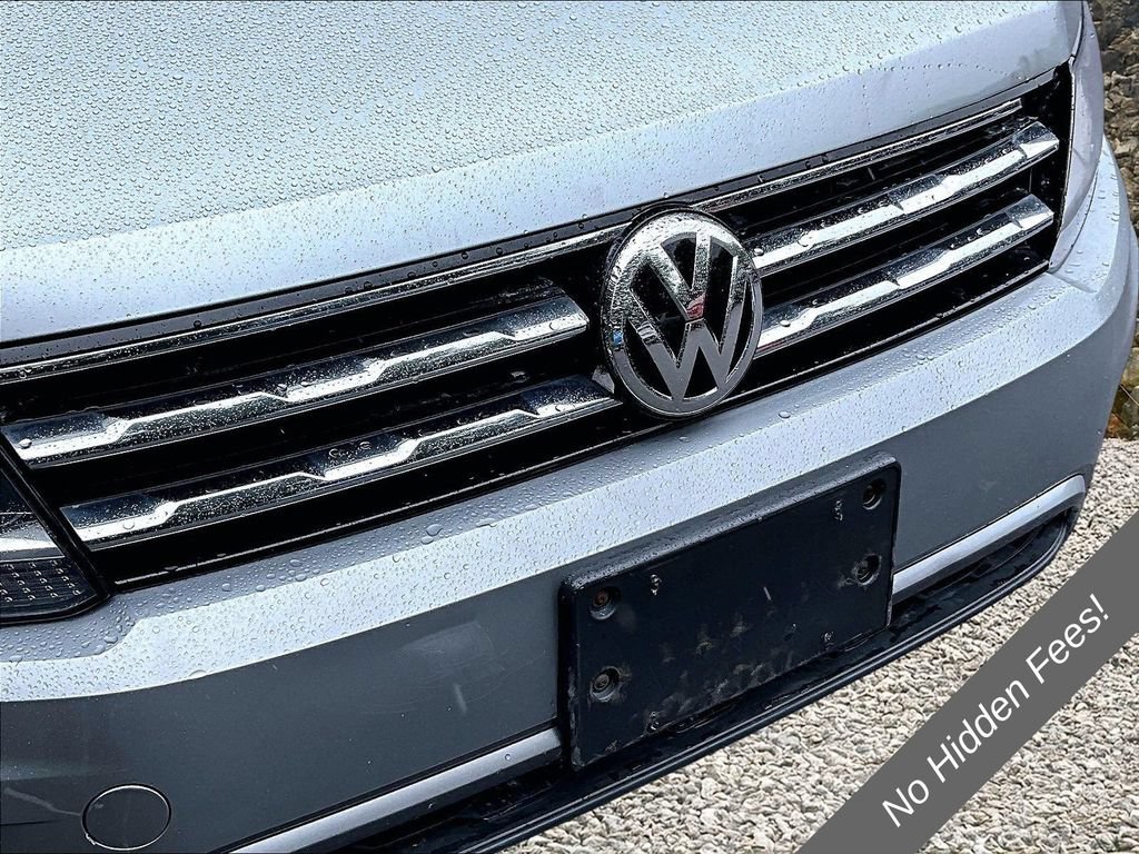Used 2020 Volkswagen Tiguan SE w/ Panoramic Sunroof Package AWD/4WD image 24
