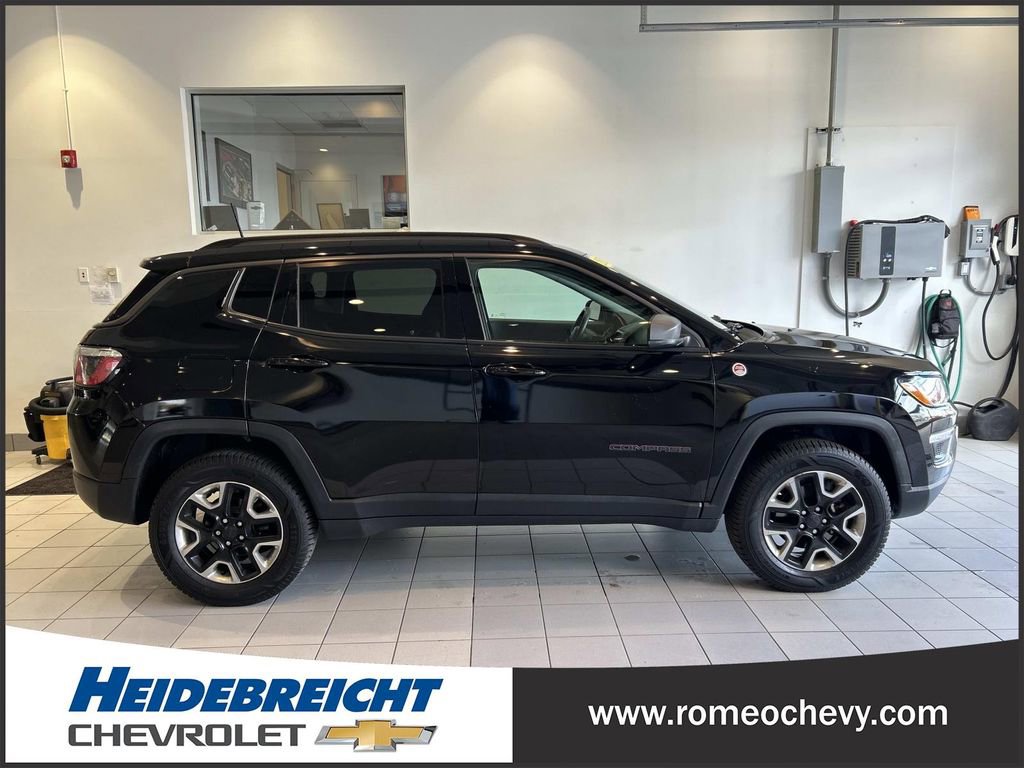 Used 2018 Jeep Compass Trailhawk w/ Navigation Group AWD/4WD image 39