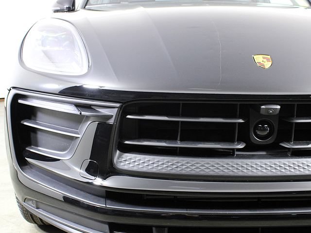 New 2026 Porsche Macan AWD/4WD image 11