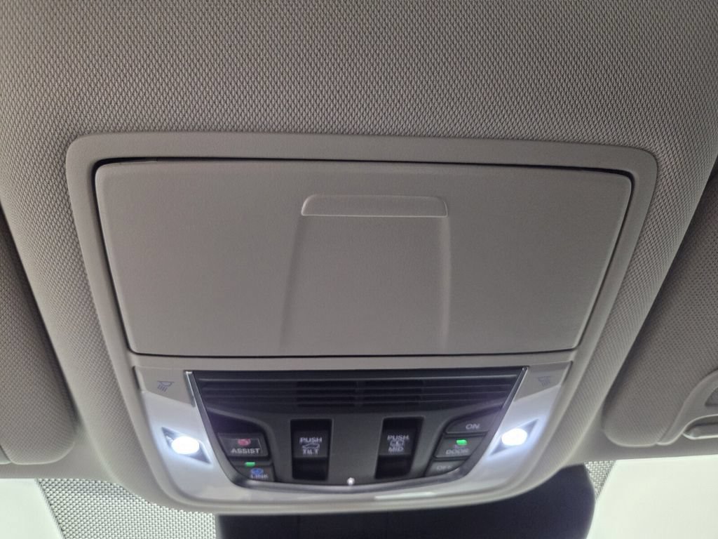 Used 2024 Acura RDX SH-AWD image 14