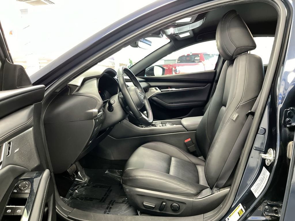 Used 2019 MAZDA MAZDA3 Hatchback w/ Preferred Package image 14