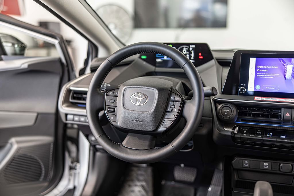 Used 2026 Toyota Prius XLE FWD image 34