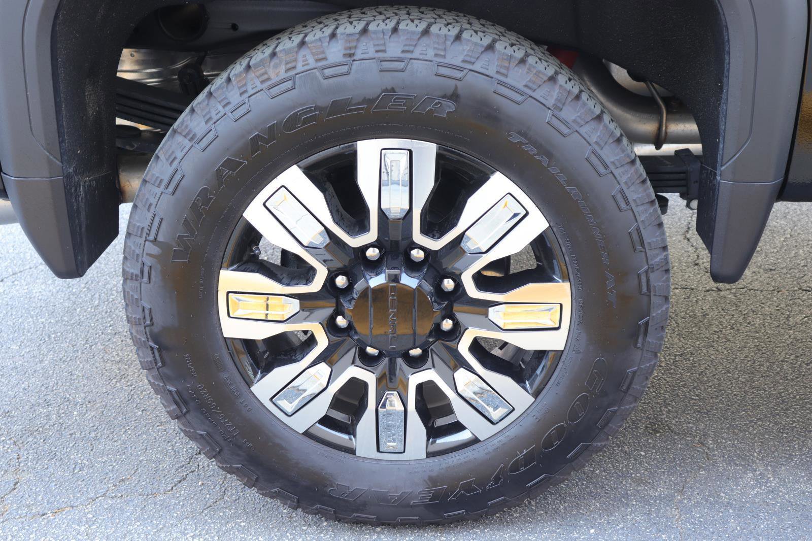 Used 2025 GMC Sierra 2500 Denali w/ Denali Reserve Package image 45