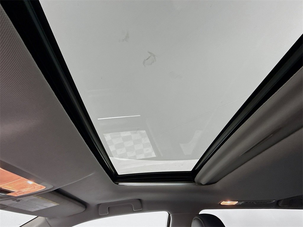 Used 2015 Toyota Highlander Limited image 22