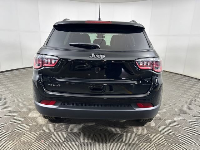 Used 2024 Jeep Compass Latitude w/ Sun and Sound Group image 4