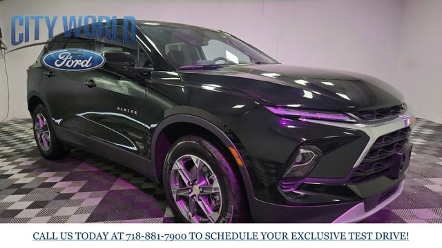 Used 2025 Chevrolet Blazer LT image 2