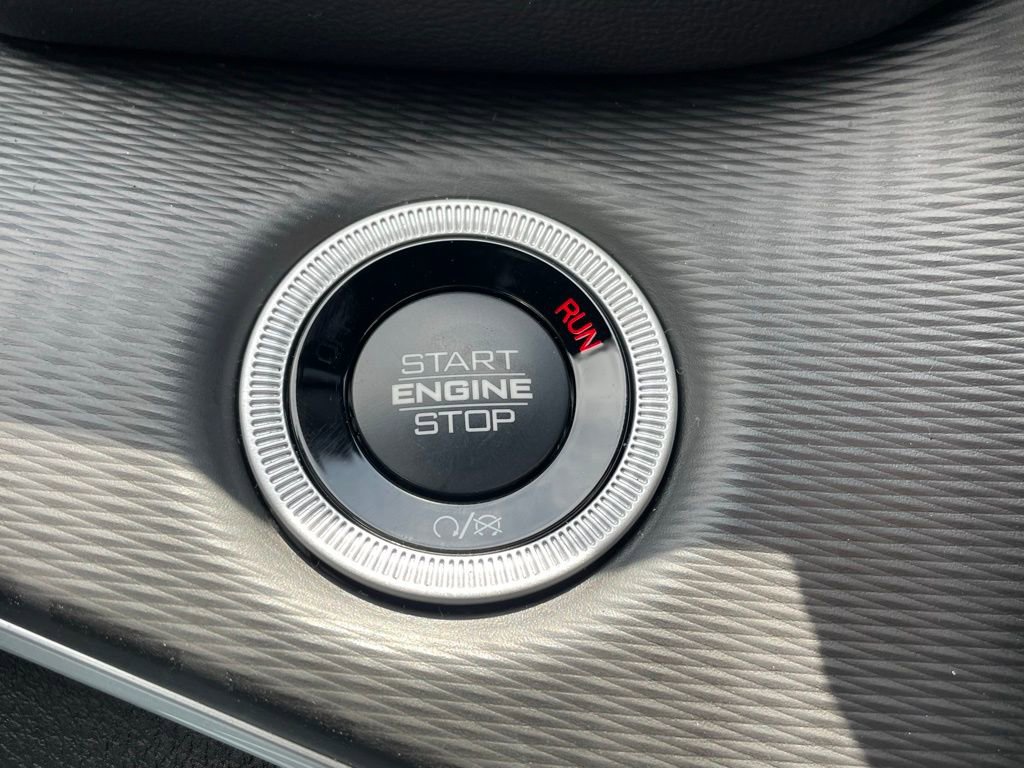 New 2025 Jeep Grand Cherokee Altitude image 34