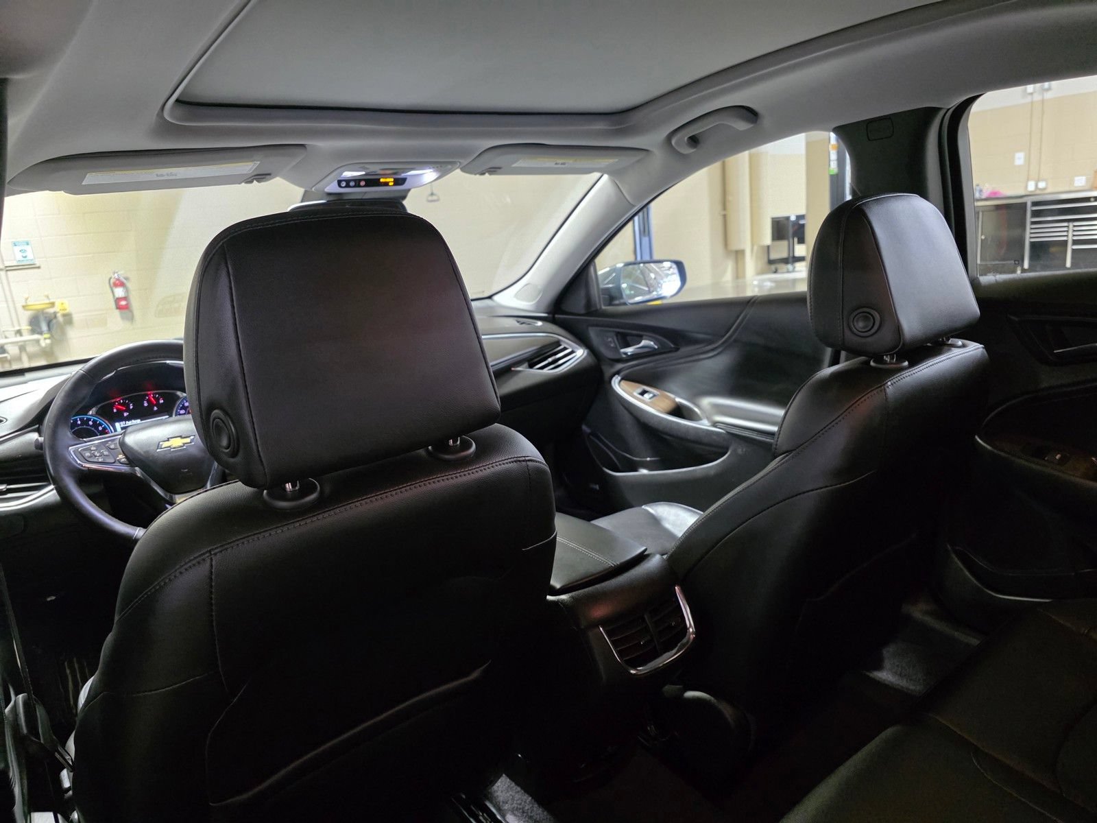 Used 2017 Chevrolet Malibu Premier w/ Premier Sun and Wheel Package FWD image 15