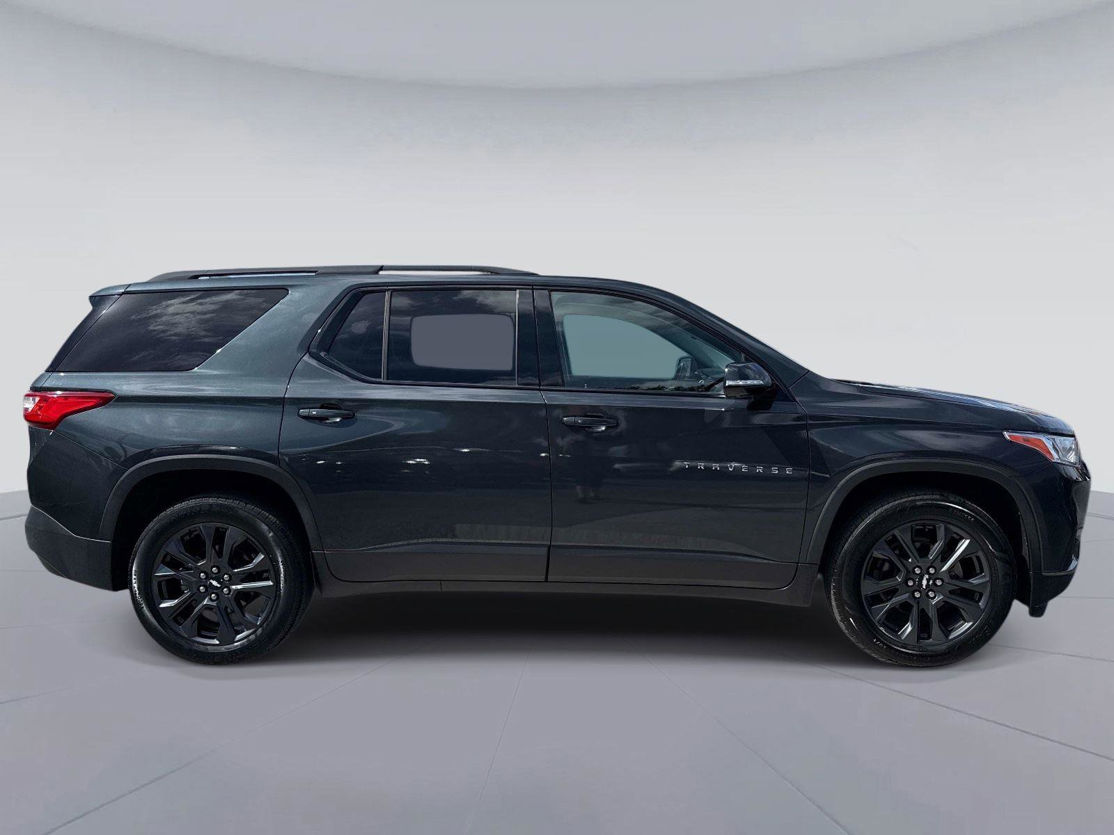Used 2020 Chevrolet Traverse RS image 2