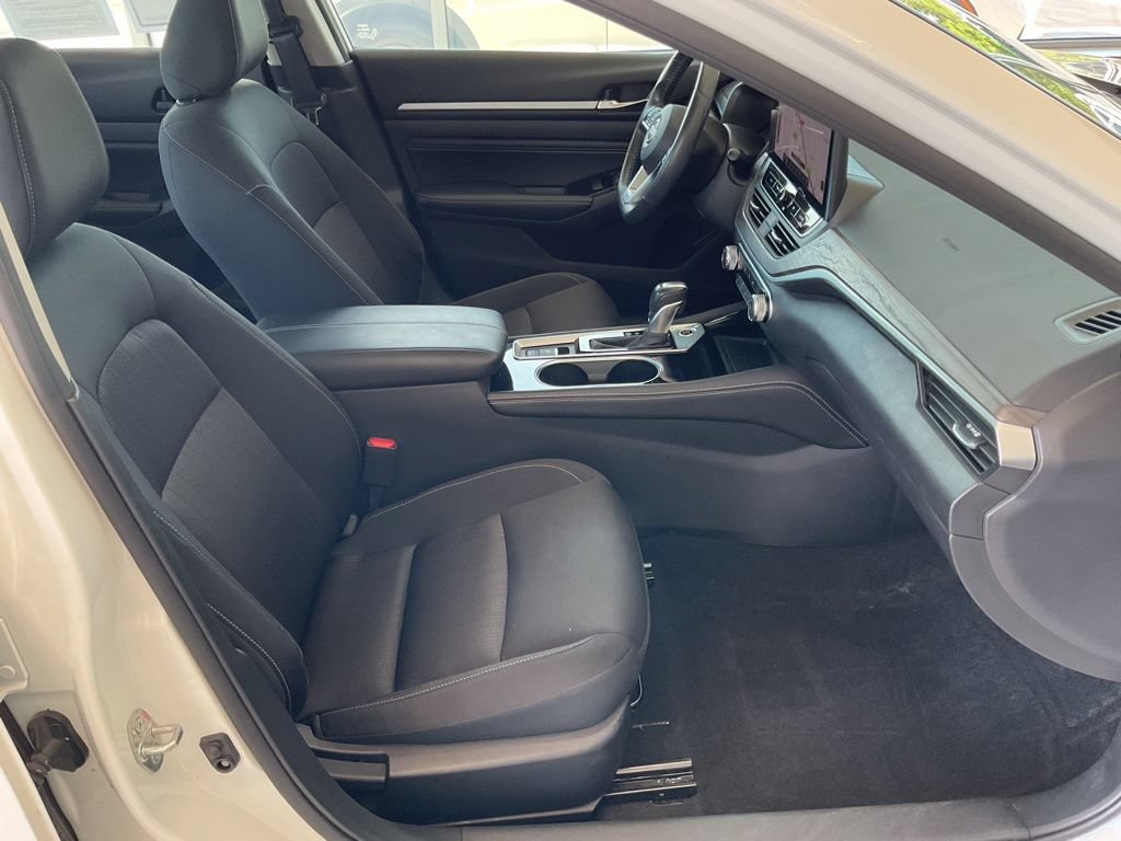Used 2023 Nissan Altima 2.5 SV w/ SV Premium Package AWD/4WD image 19