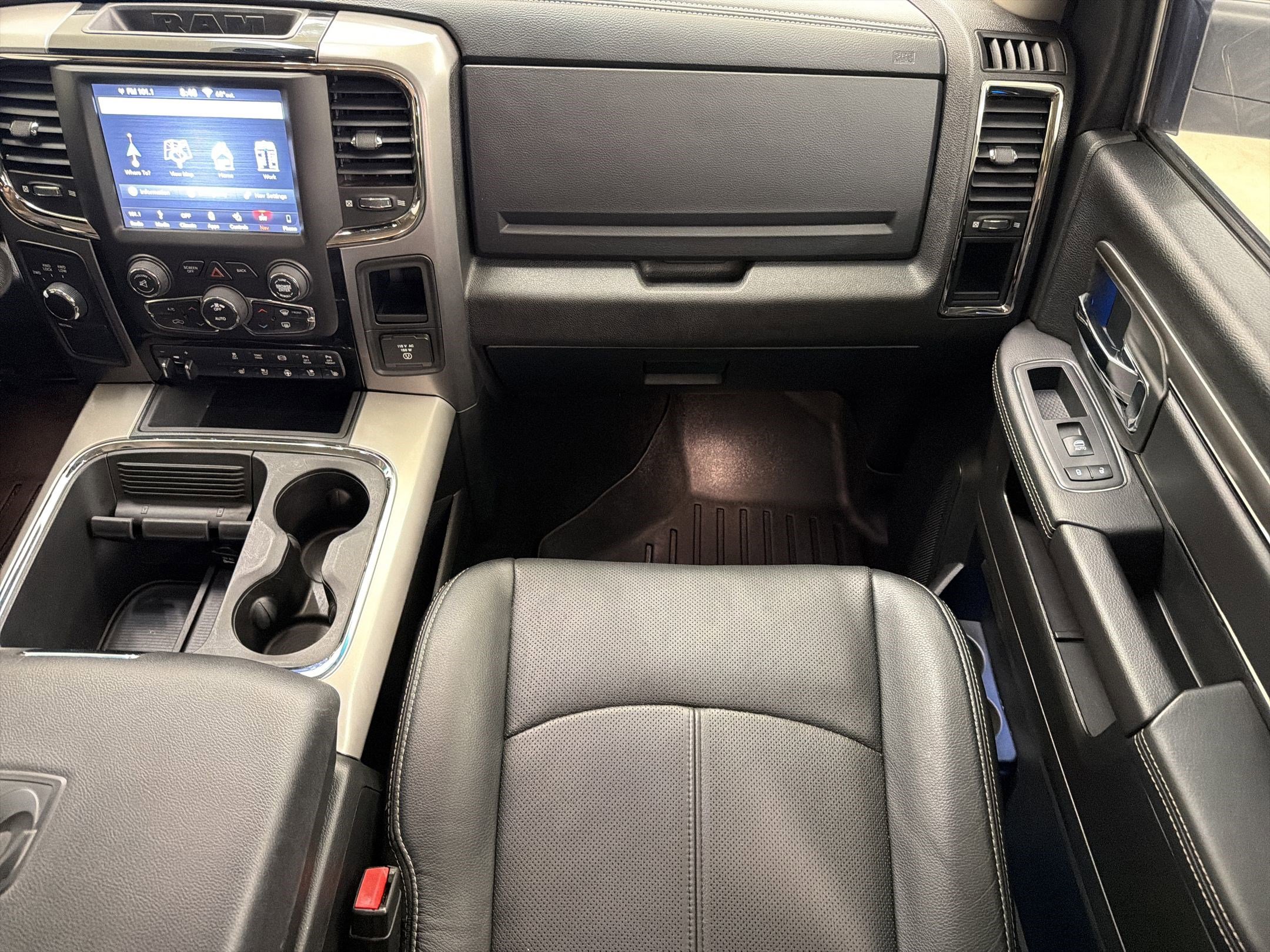 Used 2018 RAM 2500 Laramie w/ Sport Appearance Group AWD/4WD image 28