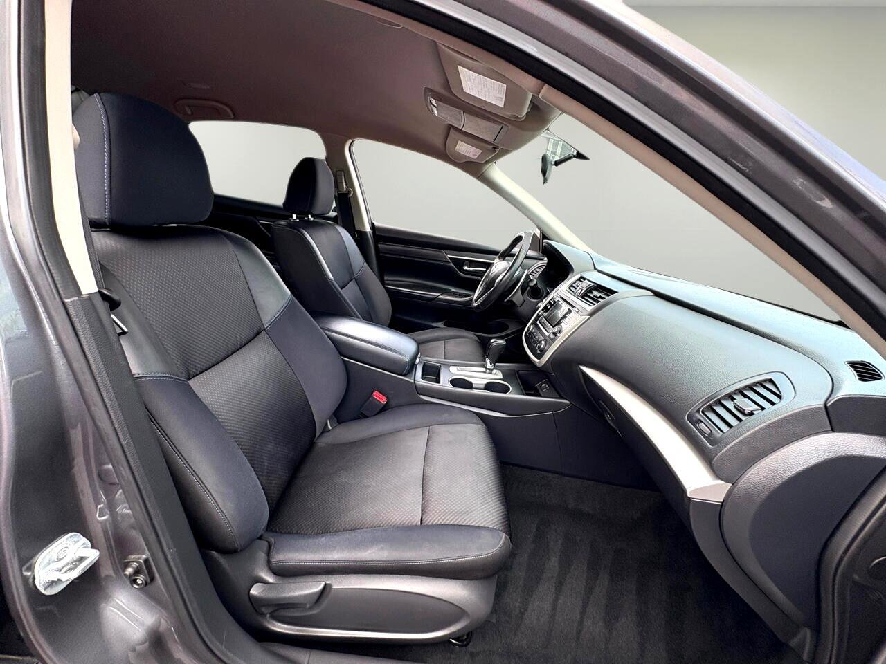 Used 2017 Nissan Altima 2.5 SR image 34