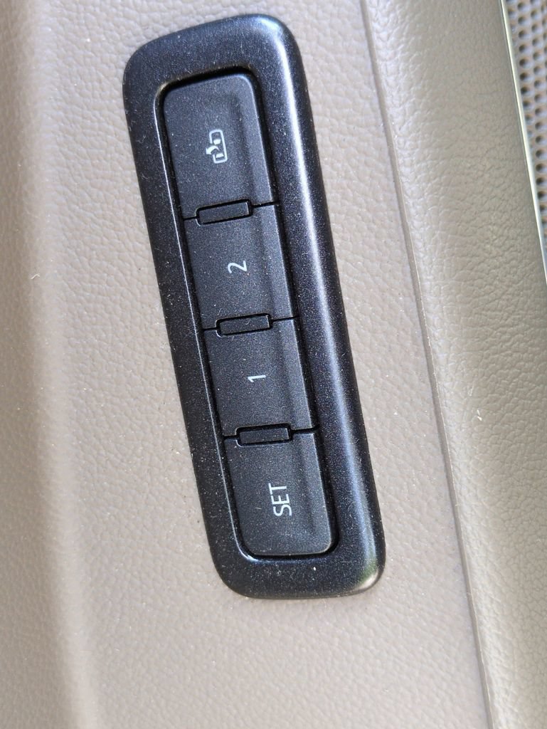 Used 2020 Chevrolet Tahoe LT RWD image 21
