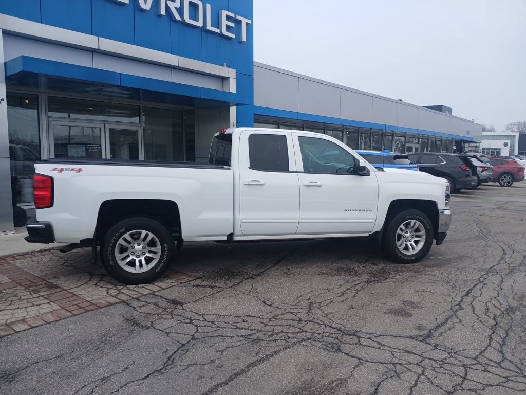 Used 2017 Chevrolet Silverado 1500 LT w/ All Star Edition image 9