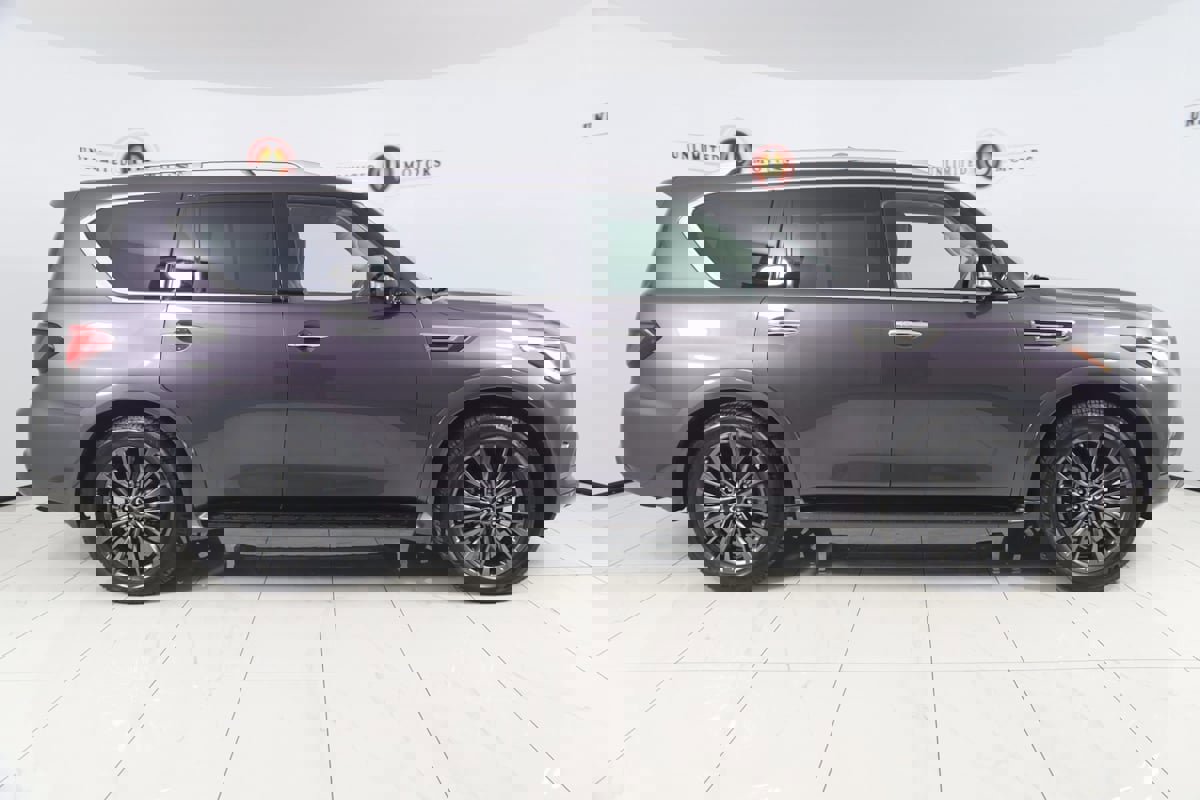 Used 2023 INFINITI QX80 Premium Select w/ All-Season Package image 2