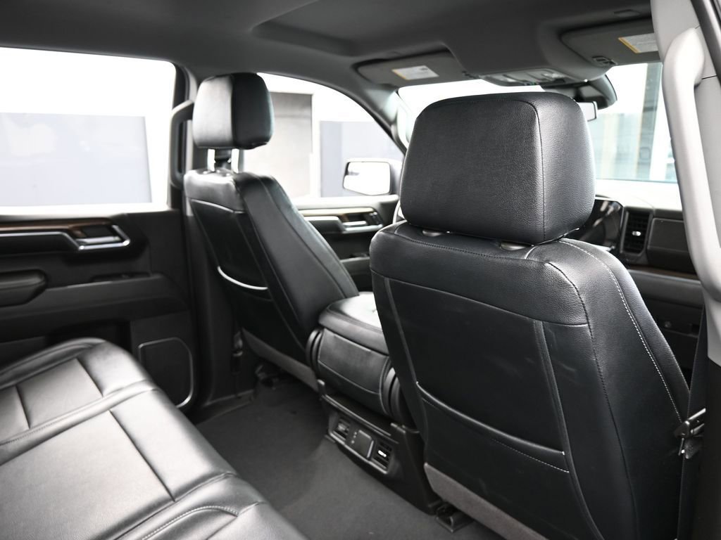 Used 2023 Chevrolet Silverado 1500 LT image 39