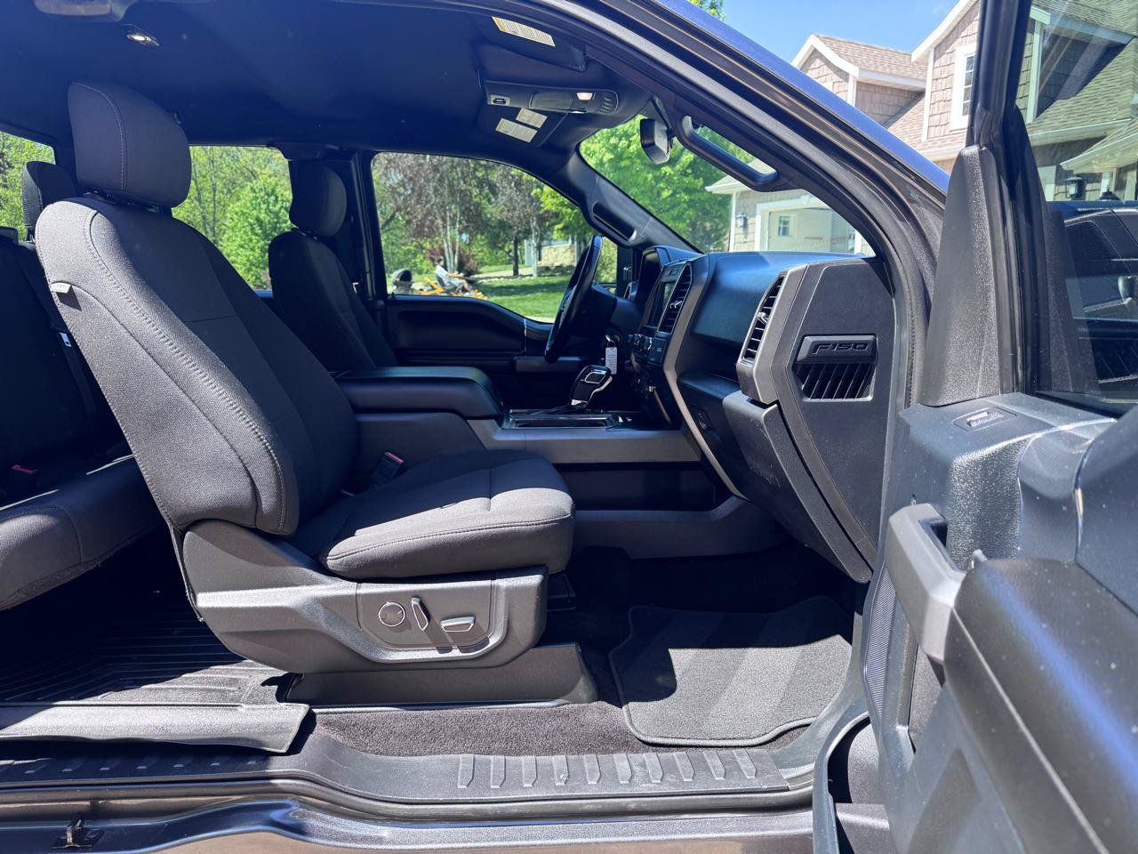 Used 2018 Ford F150 XLT w/ Equipment Group 302A Luxury AWD/4WD image 18