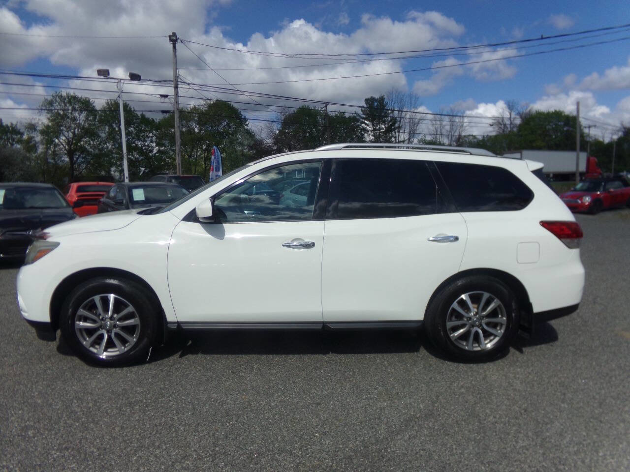 Used 2015 Nissan Pathfinder S AWD/4WD image 11