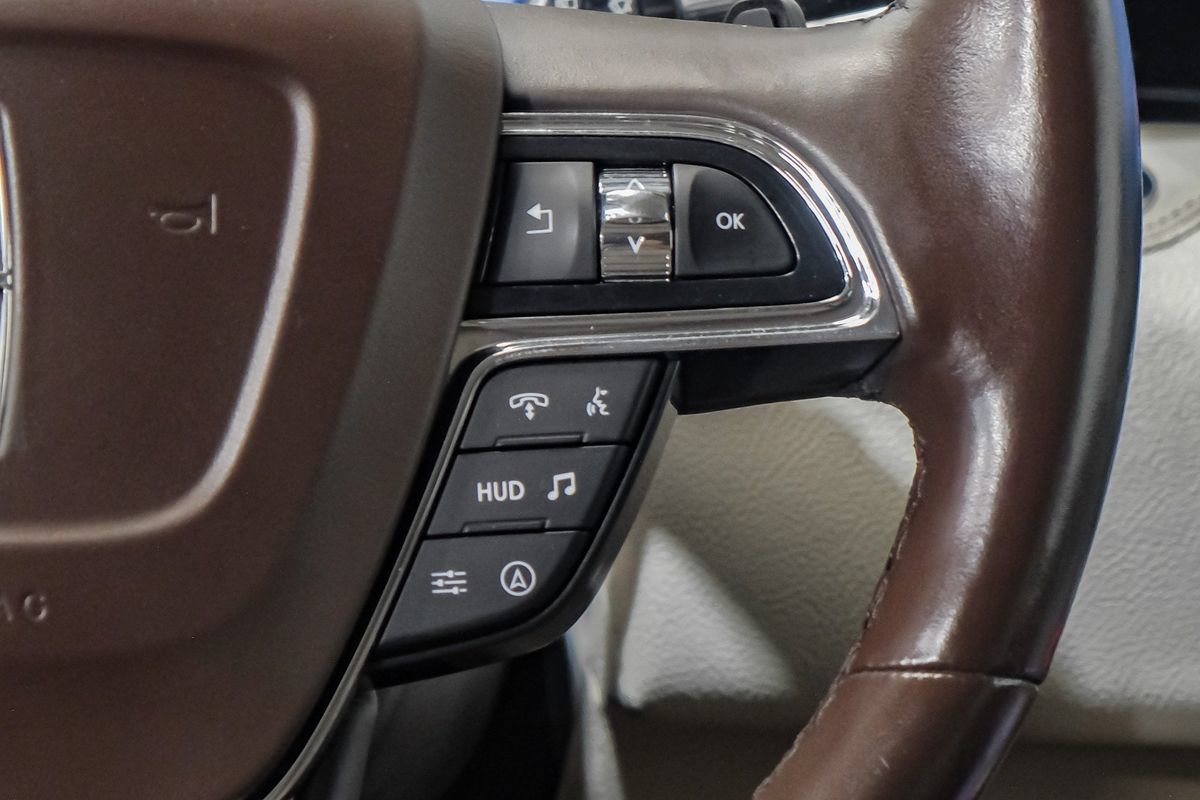 Used 2022 Lincoln Navigator L Reserve AWD/4WD image 17
