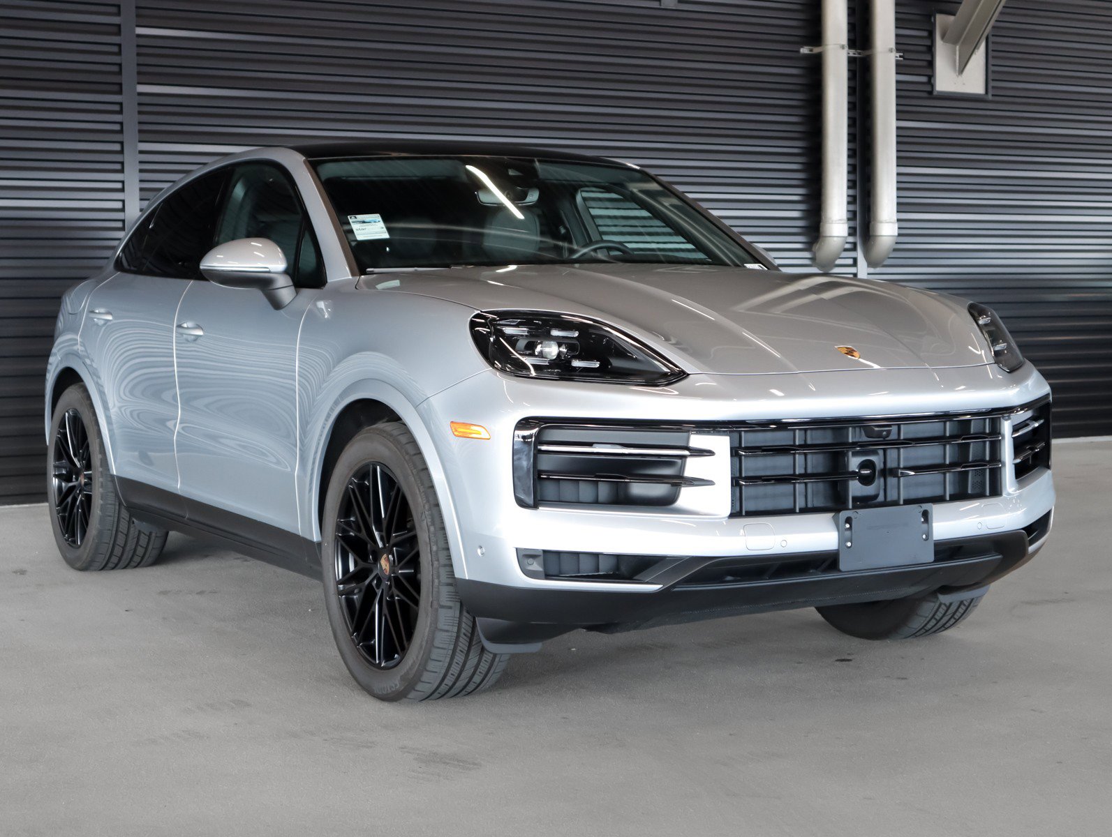 Certified 2025 Porsche Cayenne Coupe image 7