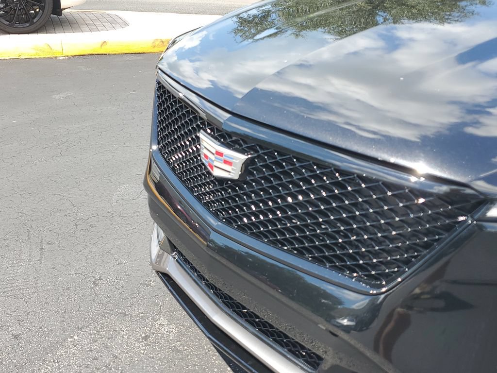 Certified 2024 Cadillac XT4 Sport FWD image 9
