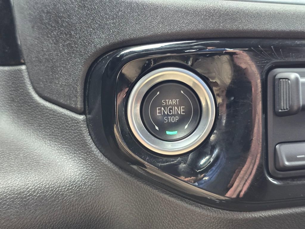 Used 2025 GMC Sierra 1500 SLE AWD/4WD image 34