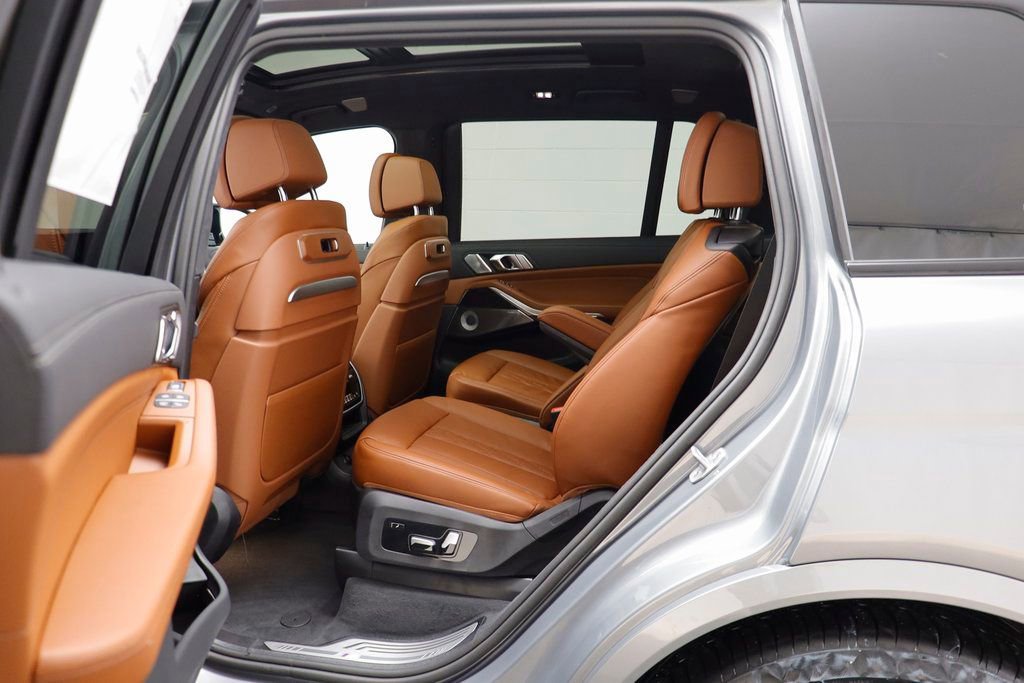 New 2026 BMW X7 M60i image 15