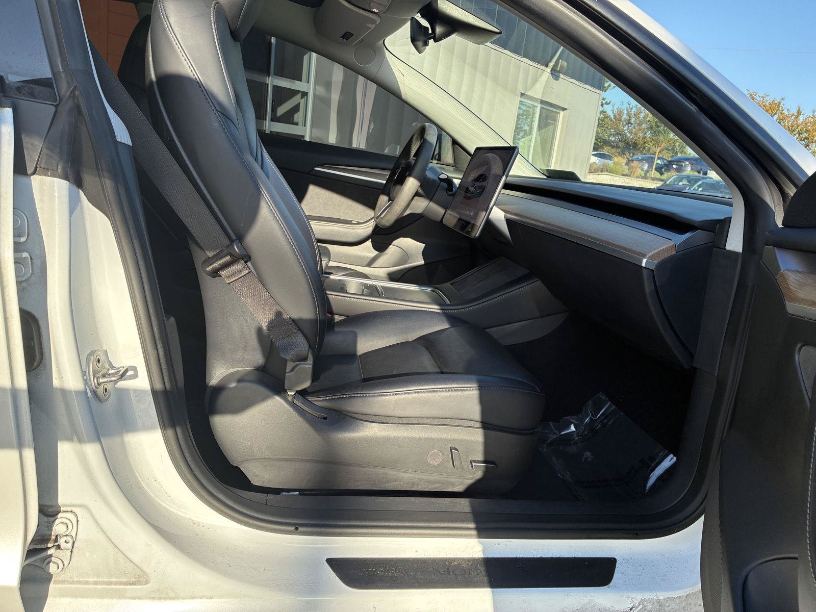 Used 2023 Tesla Model 3 Standard Range RWD image 16