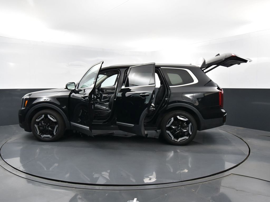 Certified 2025 Kia Telluride S image 37