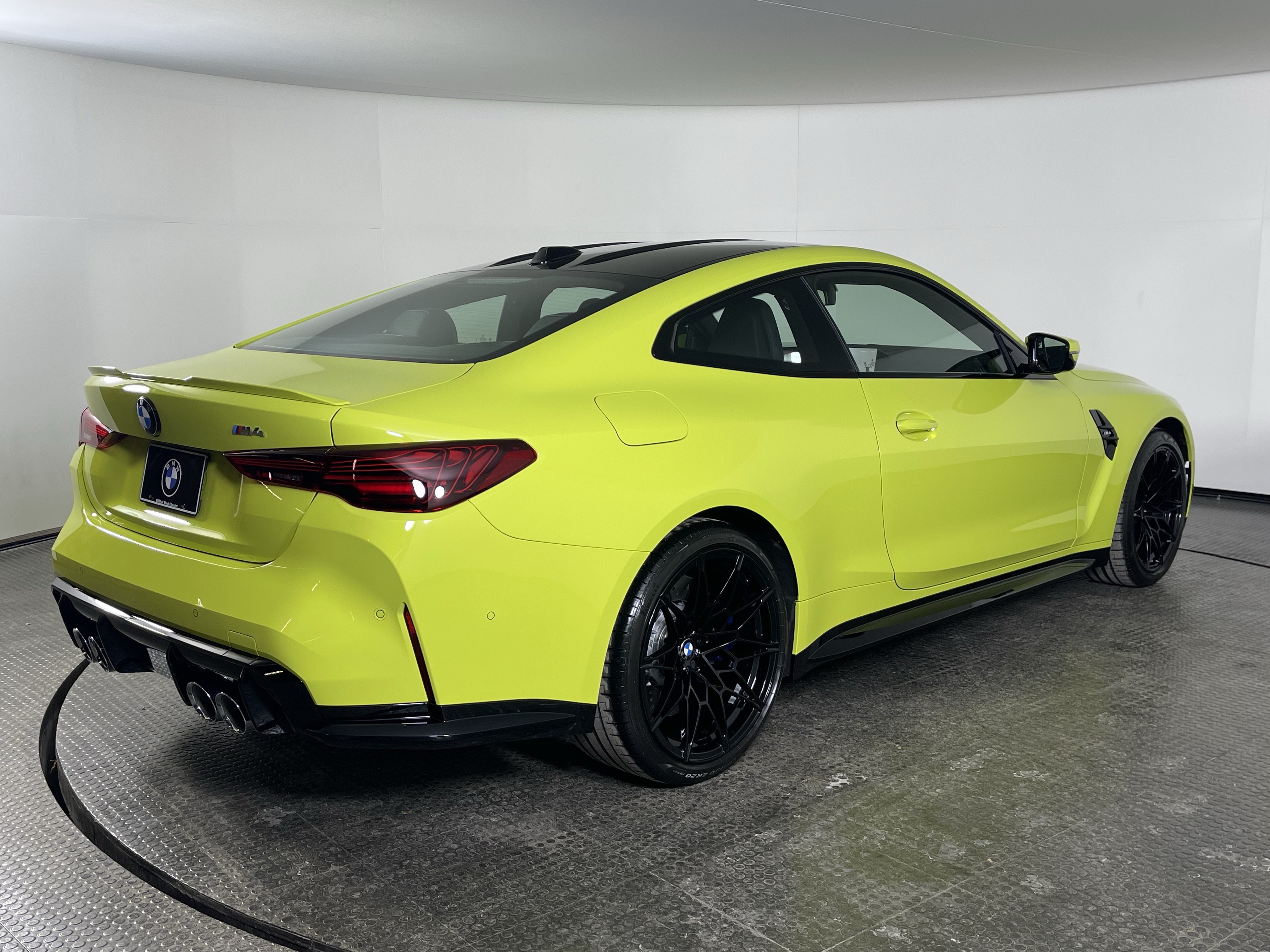 Used 2026 BMW M4 Coupe w/ Executive Package RWD image 5