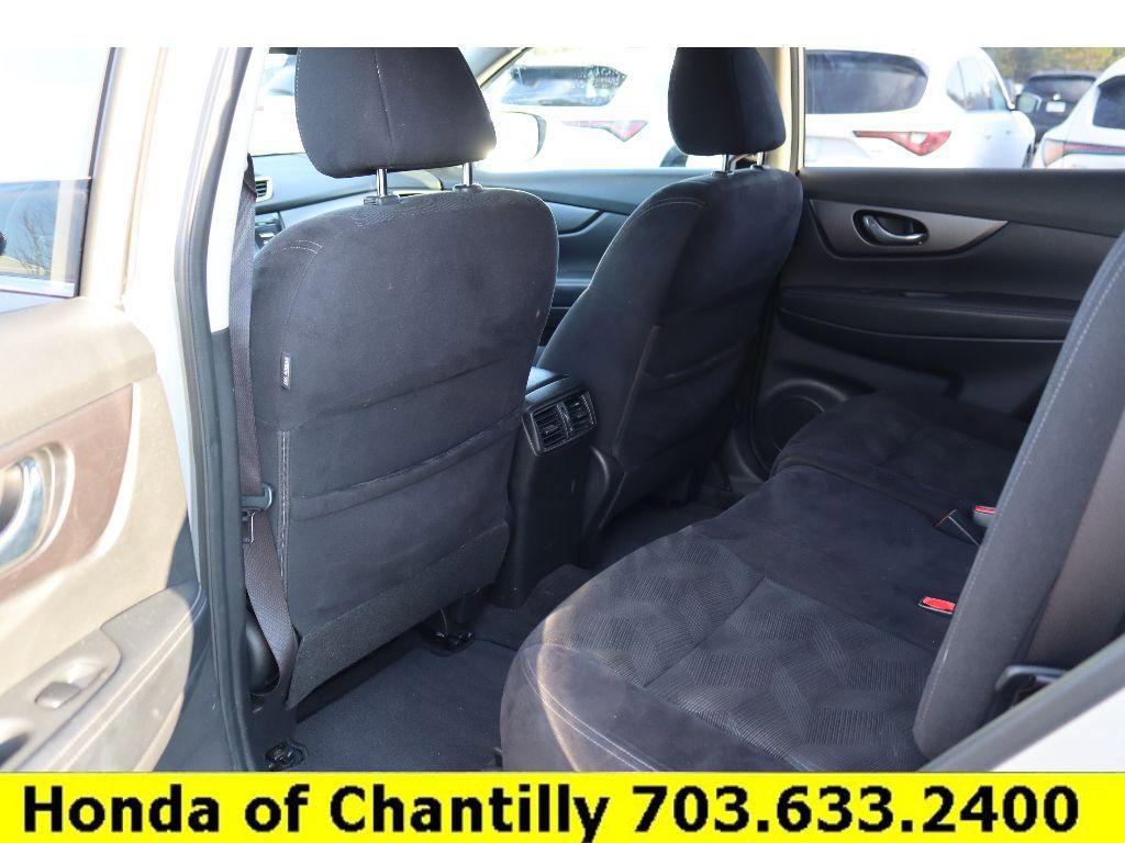 Used 2016 Nissan Rogue S w/ Appearance Package image 24