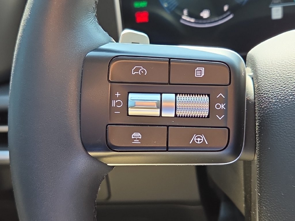 Used 2026 Hyundai Santa Fe SE FWD image 24