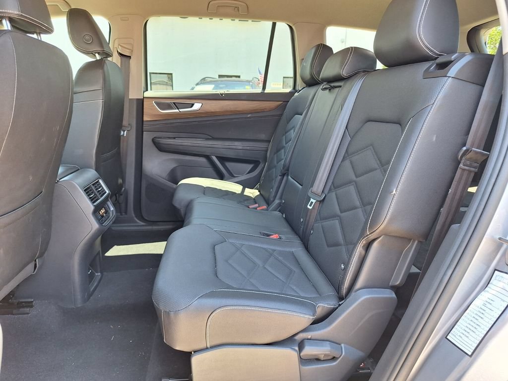 Used 2025 Volkswagen Atlas SE FWD image 22