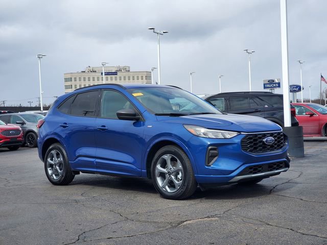 Used 2023 Ford Escape ST-Line w/ Equipment Group 301A image 1