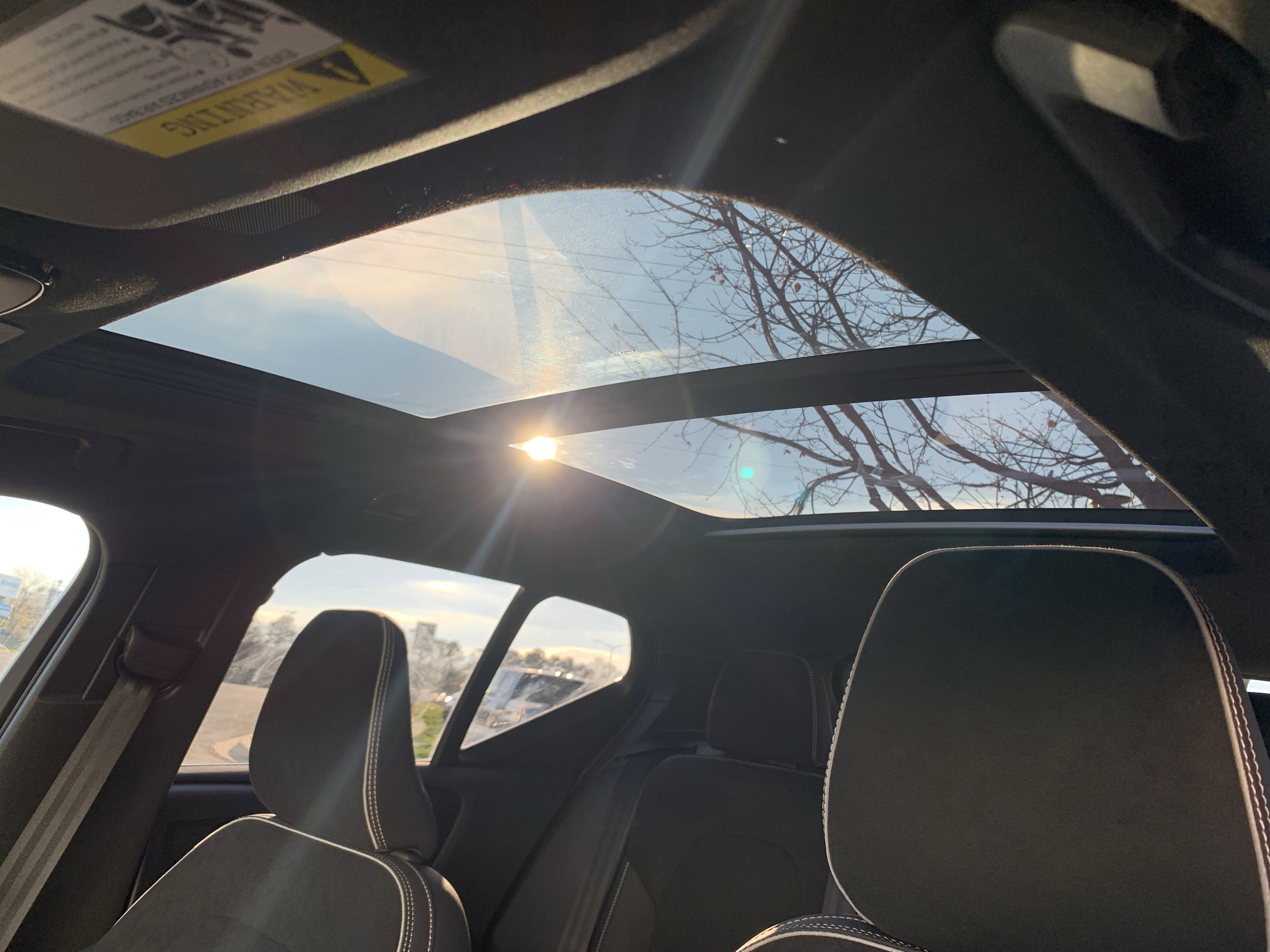 Used 2025 Volvo XC40 B5 Plus image 28