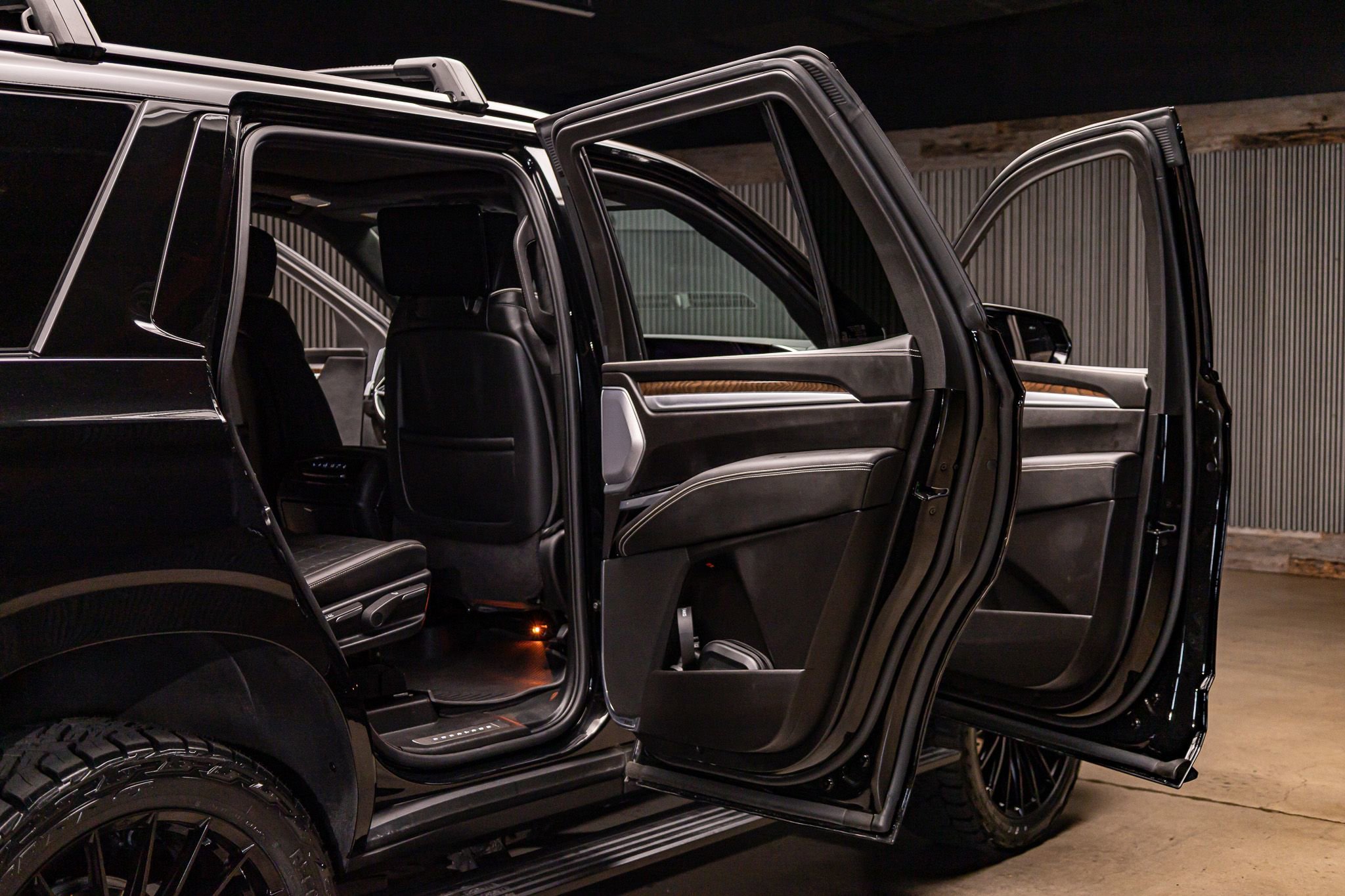 Used 2025 Cadillac Escalade Sport Platinum AWD/4WD image 31