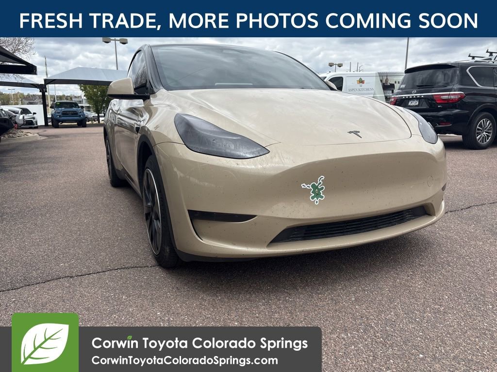 Used 2024 Tesla Model Y Long Range AWD/4WD image 1