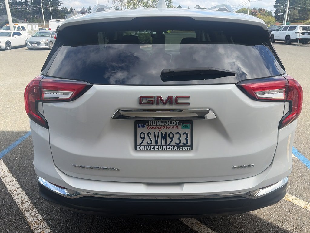 Used 2023 GMC Terrain SLT AWD/4WD image 16
